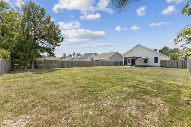 318 Long Pond Drive, Sneads Ferry, NC 28460