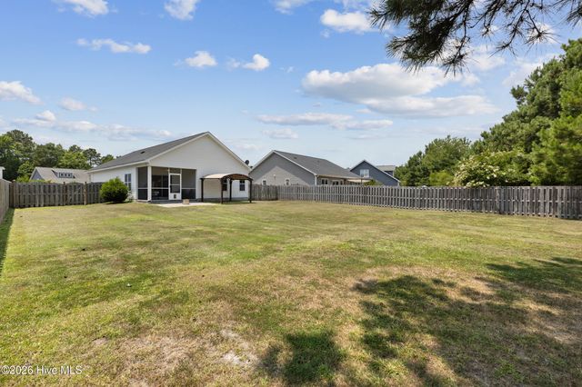 318 Long Pond Drive, Sneads Ferry, NC 28460