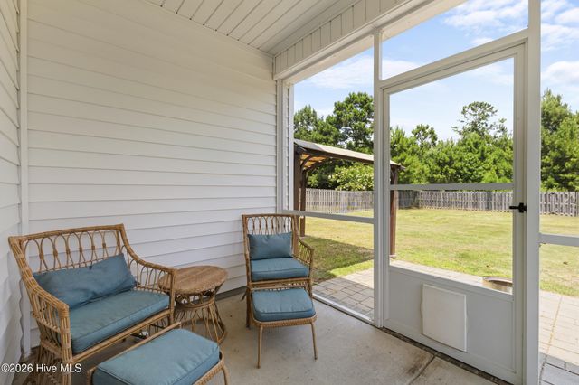 318 Long Pond Drive, Sneads Ferry, NC 28460