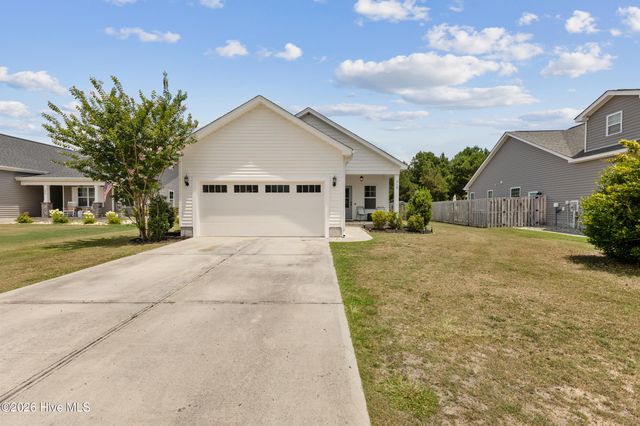 318 Long Pond Drive, Sneads Ferry, NC 28460