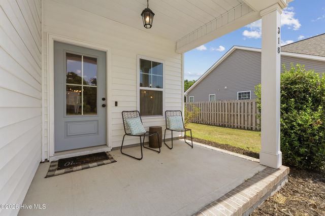 318 Long Pond Drive, Sneads Ferry, NC 28460