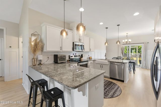 318 Long Pond Drive, Sneads Ferry, NC 28460