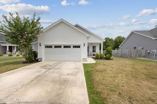318 Long Pond Drive, Sneads Ferry, NC 28460