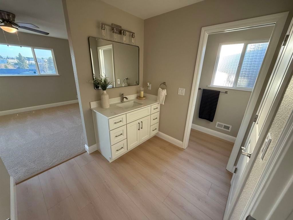 Image 13 of property listing at 108 Fleetwood Dr, Antioch, CA 94509