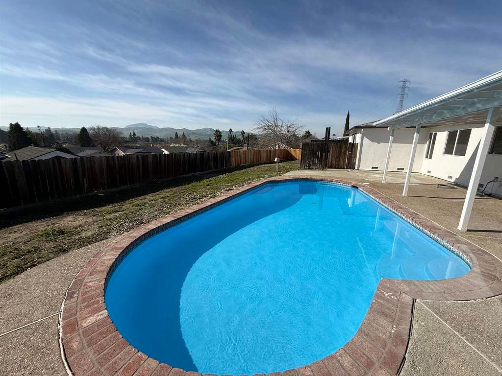 Image 20 of property listing at 108 Fleetwood Dr, Antioch, CA 94509