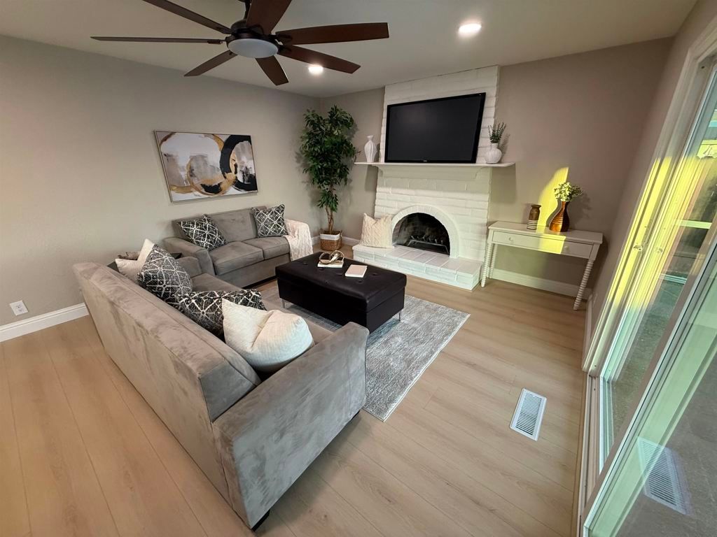 Image 3 of property listing at 108 Fleetwood Dr, Antioch, CA 94509