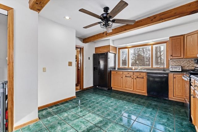 127 N Main St, West Boylston, MA 01583