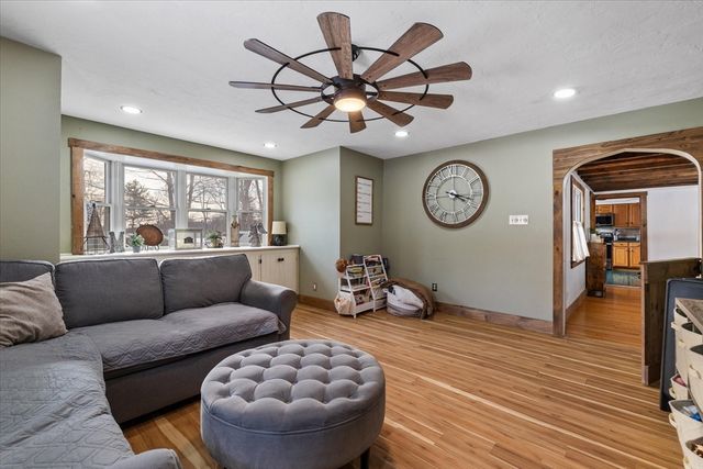 127 N Main St, West Boylston, MA 01583