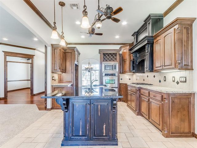 12607 Forest Oaks Drive, Choctaw, OK 73020