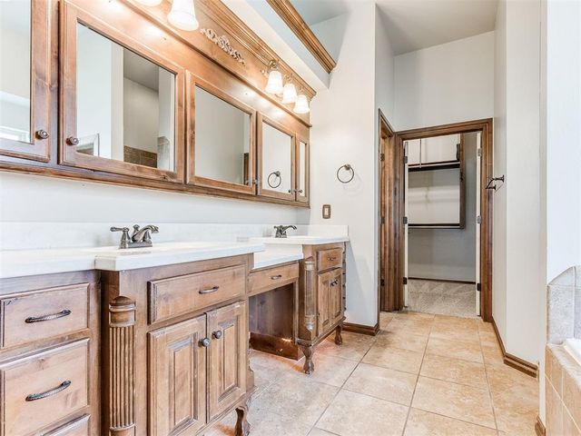 12607 Forest Oaks Drive, Choctaw, OK 73020