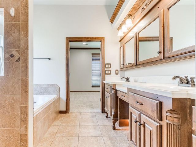 12607 Forest Oaks Drive, Choctaw, OK 73020