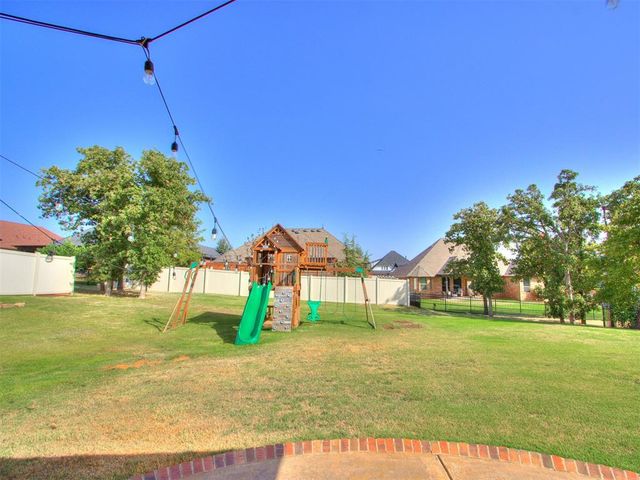 12607 Forest Oaks Drive, Choctaw, OK 73020