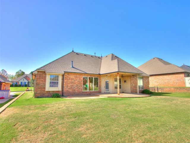 12607 Forest Oaks Drive, Choctaw, OK 73020