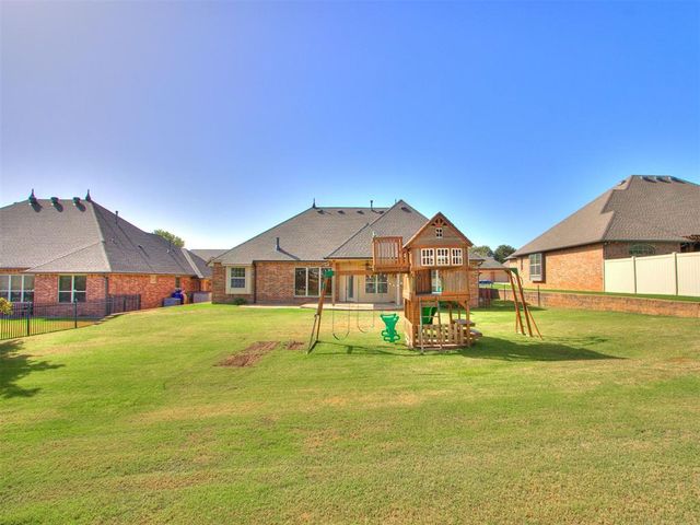 12607 Forest Oaks Drive, Choctaw, OK 73020