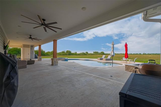 16702 Dipple Road, Guy, TX 77444