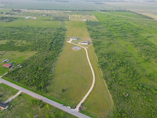 16702 Dipple Road, Guy, TX 77444