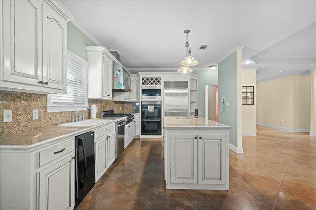 131 Shadow Lake Dr., Hattiesburg, MS 39402