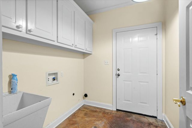 131 Shadow Lake Dr., Hattiesburg, MS 39402