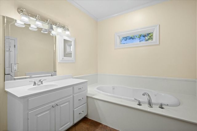 131 Shadow Lake Dr., Hattiesburg, MS 39402