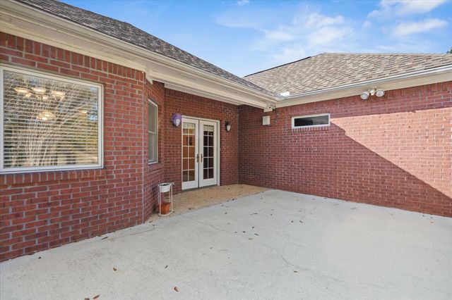 131 Shadow Lake Dr., Hattiesburg, MS 39402