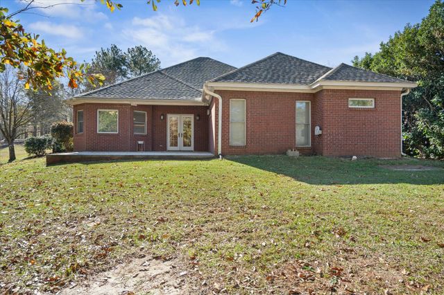 131 Shadow Lake Dr., Hattiesburg, MS 39402