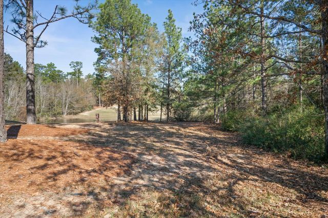 131 Shadow Lake Dr., Hattiesburg, MS 39402