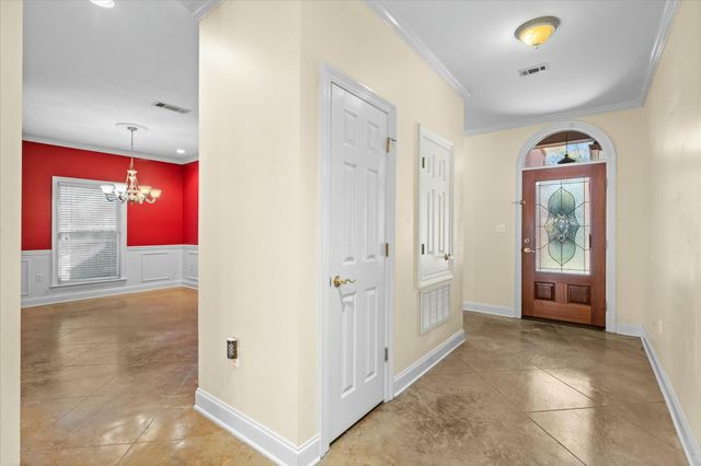 131 Shadow Lake Dr., Hattiesburg, MS 39402