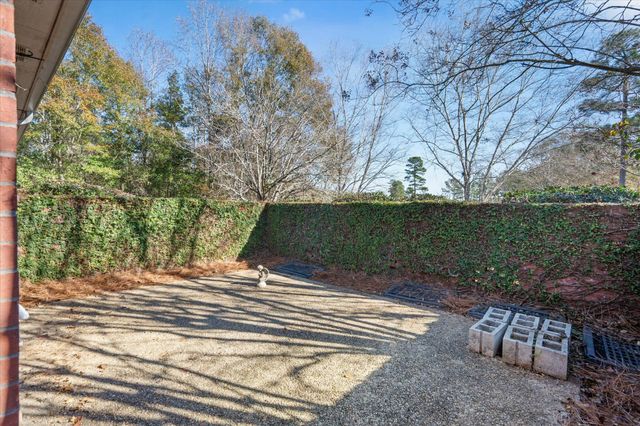 131 Shadow Lake Dr., Hattiesburg, MS 39402
