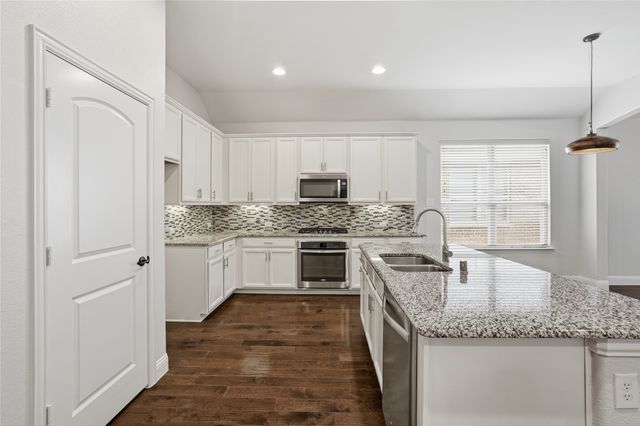 613 Sundrop Drive, Little Elm, TX 75068