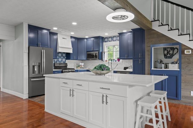 9853 Hixson Pike, Soddy Daisy, TN 37379