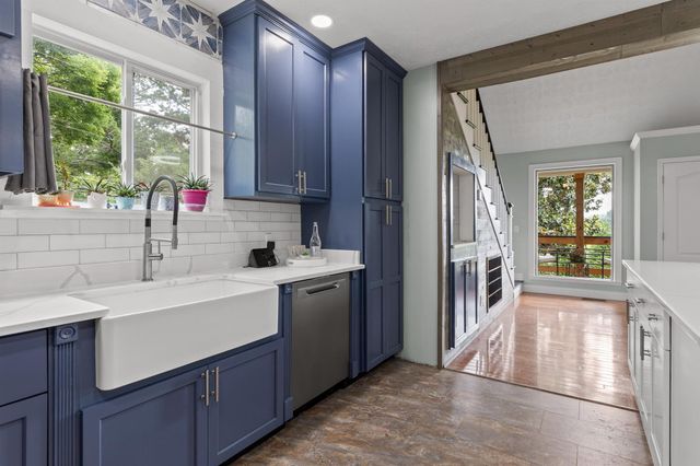9853 Hixson Pike, Soddy Daisy, TN 37379