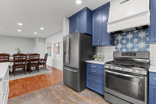 9853 Hixson Pike, Soddy Daisy, TN 37379