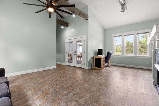 9853 Hixson Pike, Soddy Daisy, TN 37379
