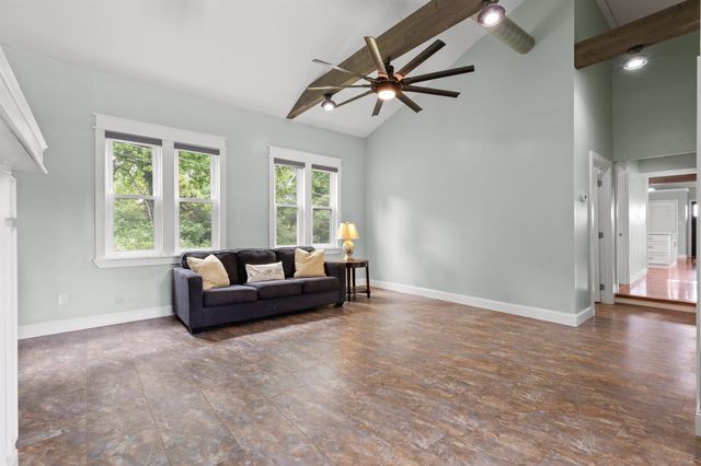 9853 Hixson Pike, Soddy Daisy, TN 37379