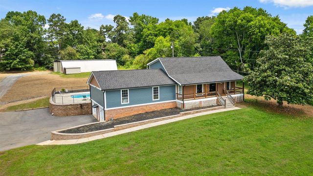 9853 Hixson Pike, Soddy Daisy, TN 37379