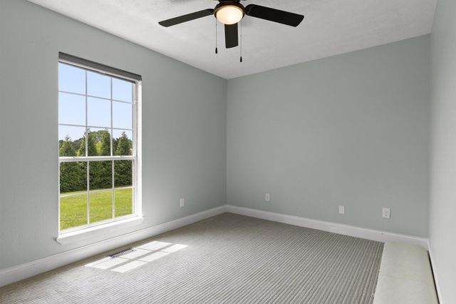 9853 Hixson Pike, Soddy Daisy, TN 37379