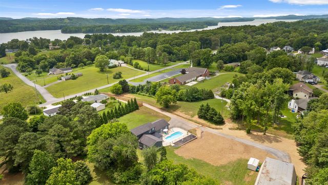 9853 Hixson Pike, Soddy Daisy, TN 37379