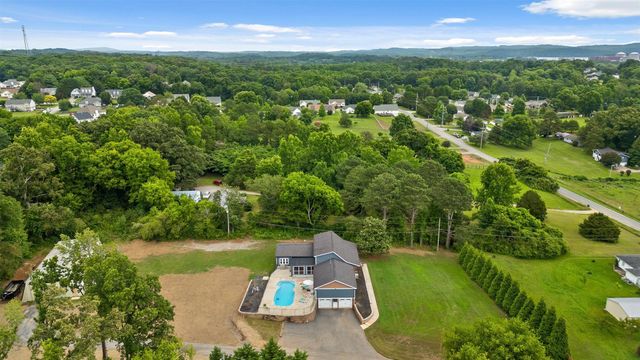 9853 Hixson Pike, Soddy Daisy, TN 37379
