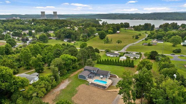 9853 Hixson Pike, Soddy Daisy, TN 37379