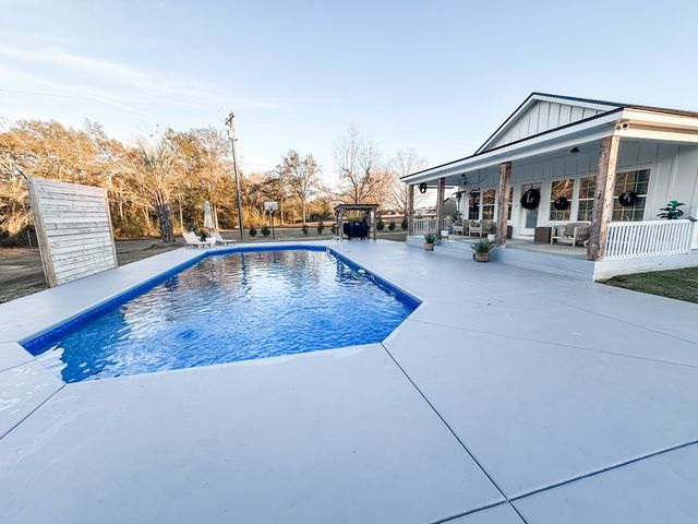 541 Malvern Loop, Slocomb, AL 36375