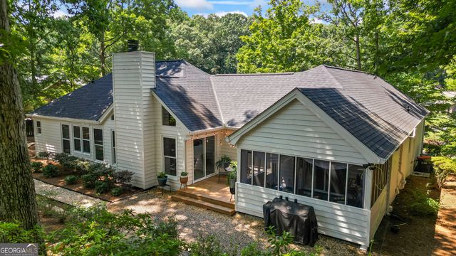 1595 Sandpoint Drive NE, Roswell, GA 30075