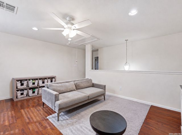 127 MIRROR LK, San Antonio, TX 78260