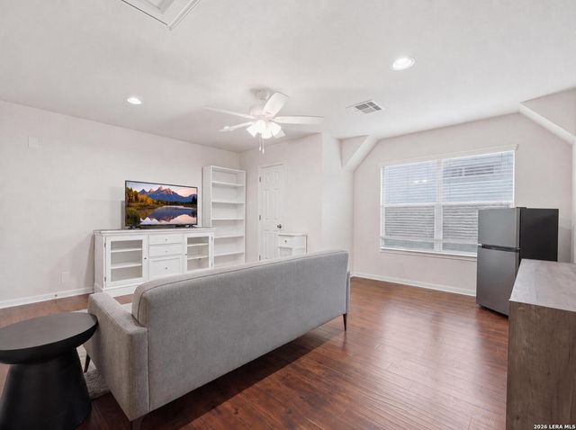 127 MIRROR LK, San Antonio, TX 78260