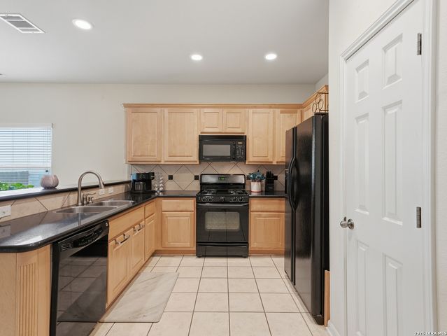 127 MIRROR LK, San Antonio, TX 78260