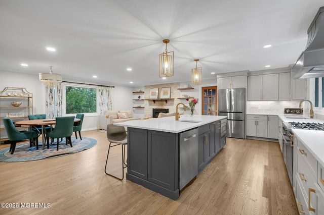 10 Tilton Road, Middletown, NJ 07748