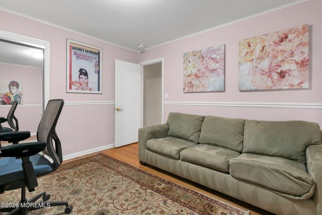 10 Tilton Road, Middletown, NJ 07748