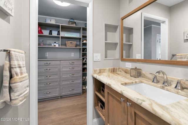 10 Tilton Road, Middletown, NJ 07748