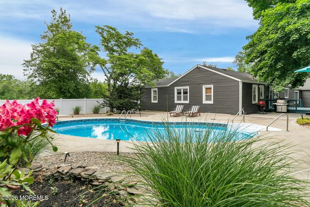 10 Tilton Road, Middletown, NJ 07748