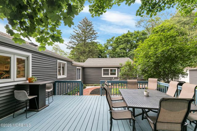10 Tilton Road, Middletown, NJ 07748