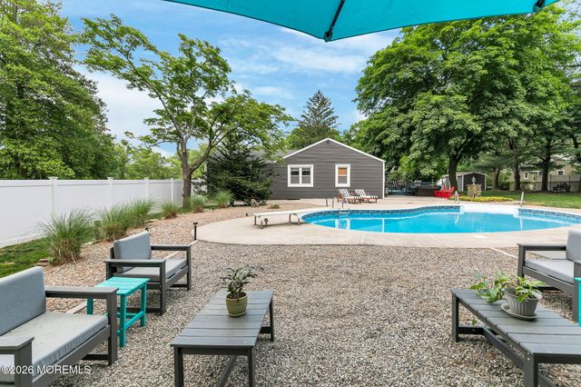 10 Tilton Road, Middletown, NJ 07748